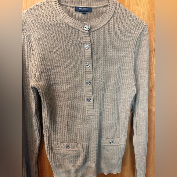 Burberry Beige Ribbed Knit sweater with silver buttons. Size 2. - Picture 4 of 7